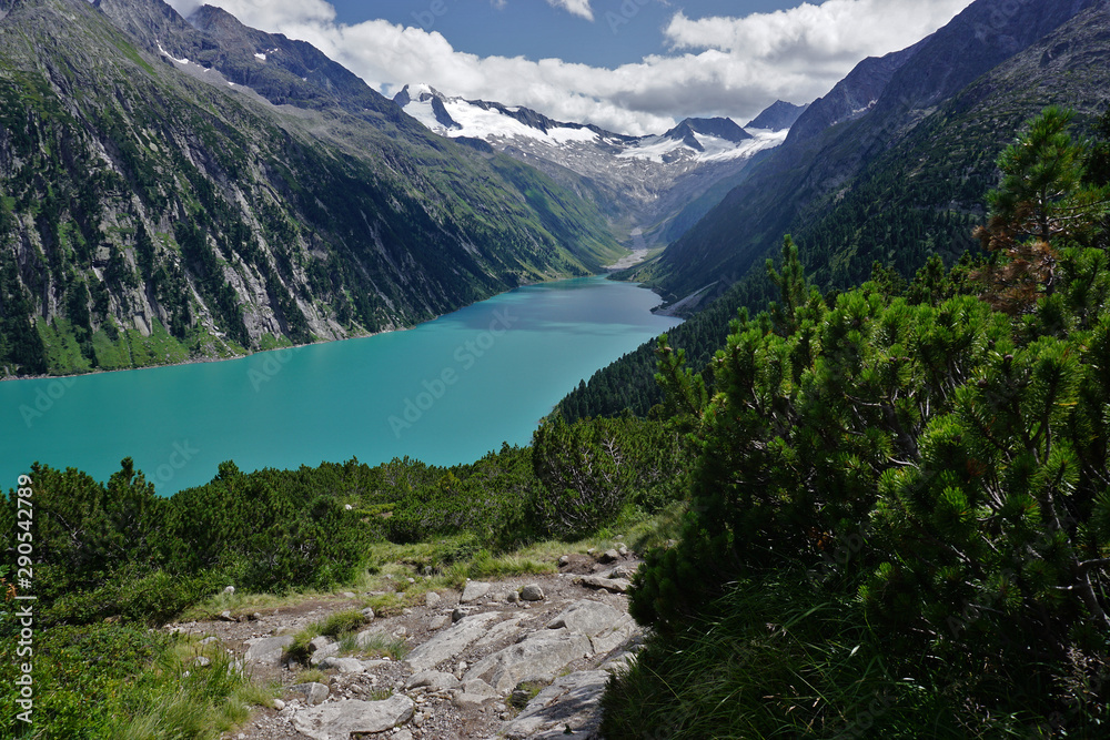Naklejka premium Alpy Zillertalskie ze zbiornikiem Schlegeis, Austria