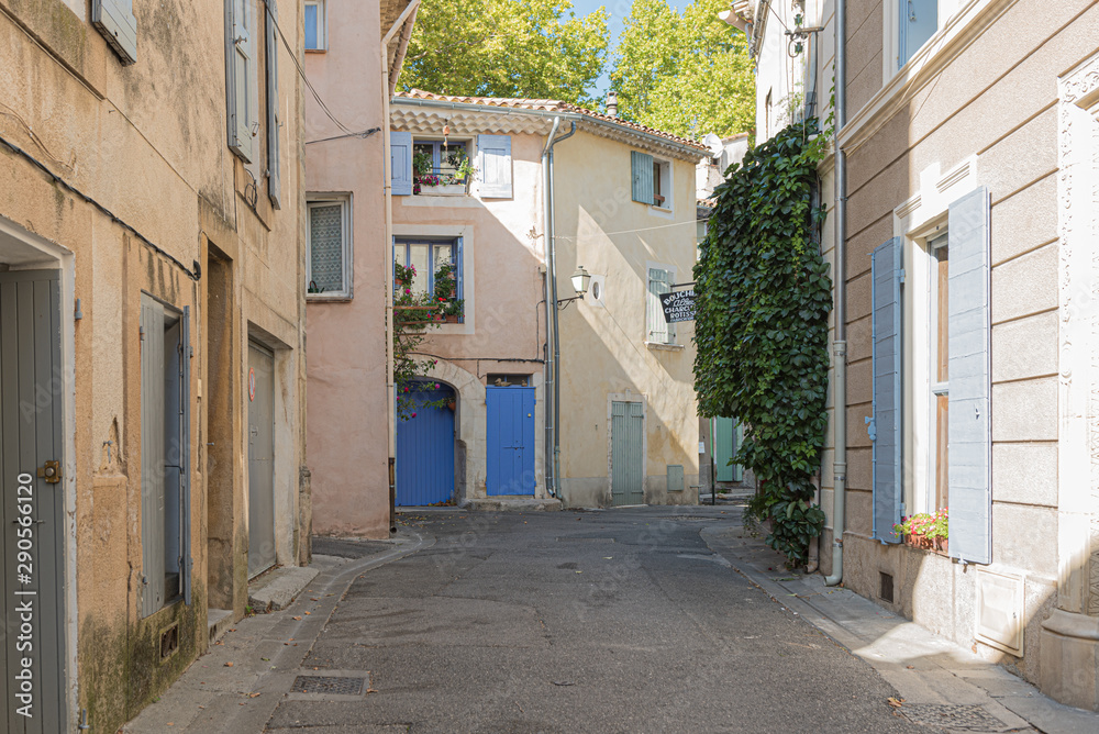 Beautiful streets of the village of Cucuron, in the Luberon, France.