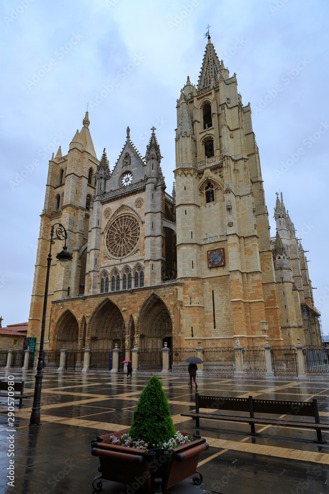 León,Spain,4 ,2015;the cathedral after heavy rain