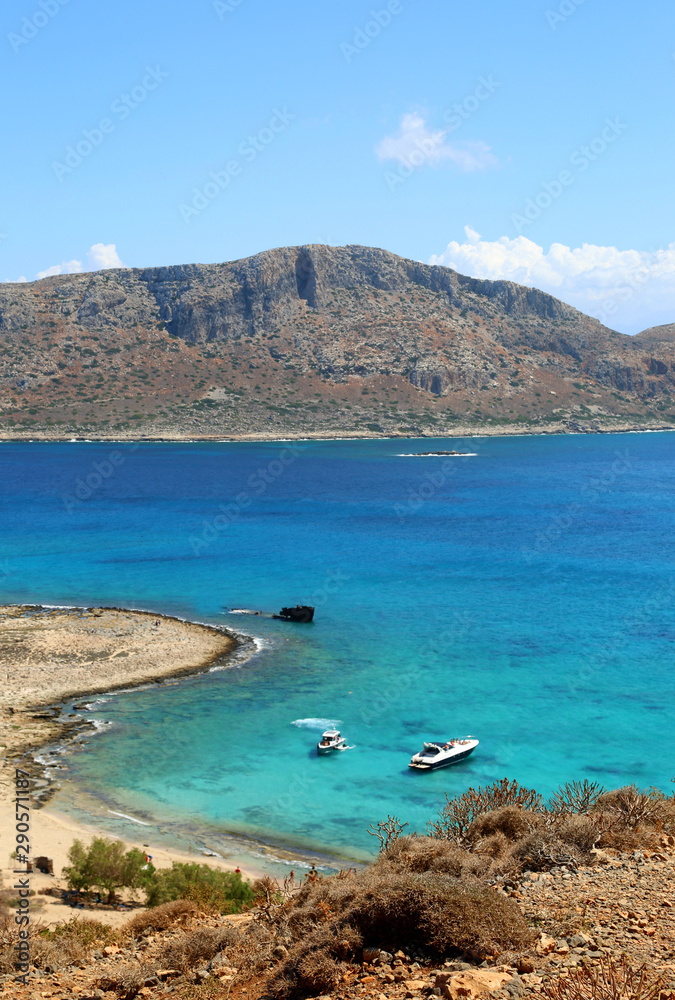 Obraz premium Gramvousa island and Balos bay are famous beautiful resort places in Crete. Greece summer vacation.