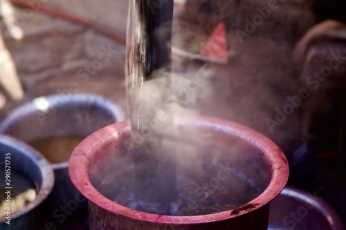 Photos Natural clothe dyeing process