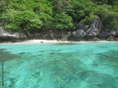 Thailand Island beach © Oleg