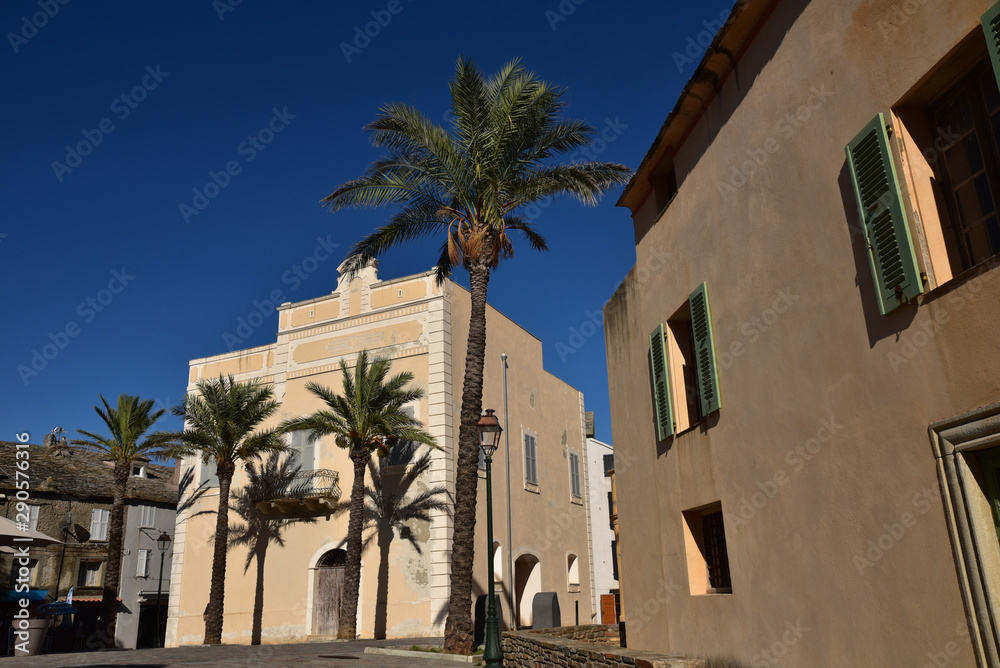 Place du village d'Erbalunga, Corse