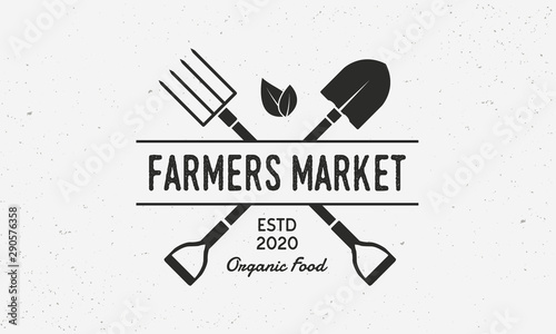 Farmers Market vintage logo. Organic food store logo with shovel and pitchfork. Vector illustration