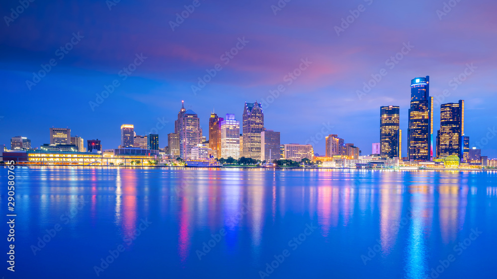 Obraz premium Detroit skyline in Michigan, USA at sunset