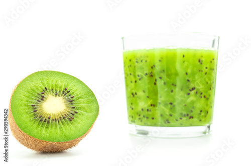 Obraz na płótnie Kiwi on white background. w salonie