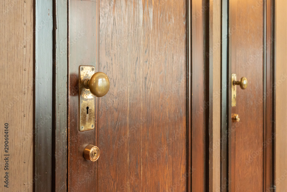 Fototapeta premium 洋館 アンティークなドアノブ
