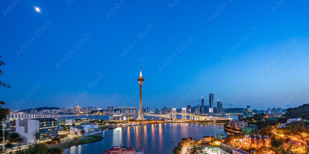 Naklejka premium macau city skyline at night