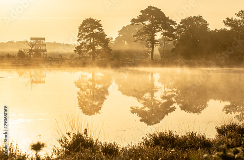 Sunrise at the Lake (Grenspoel Aekingerzand)