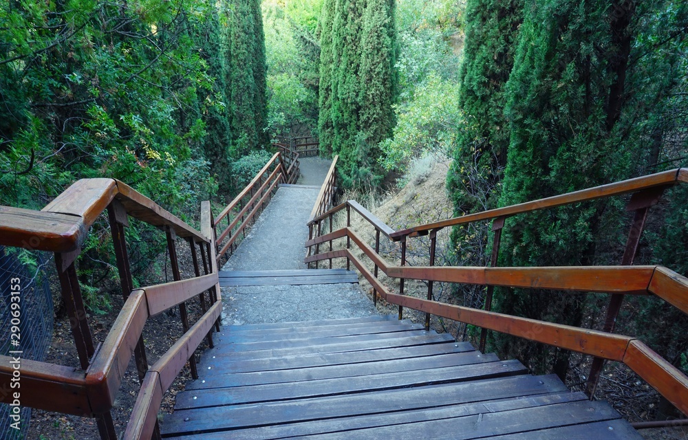 Obraz premium Stairs going down