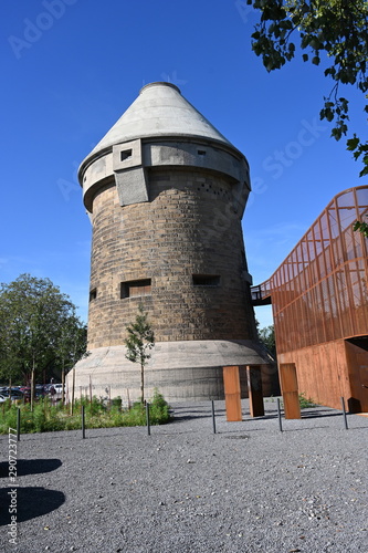 Heilbronn, Hochbunker an der Theresienwiese