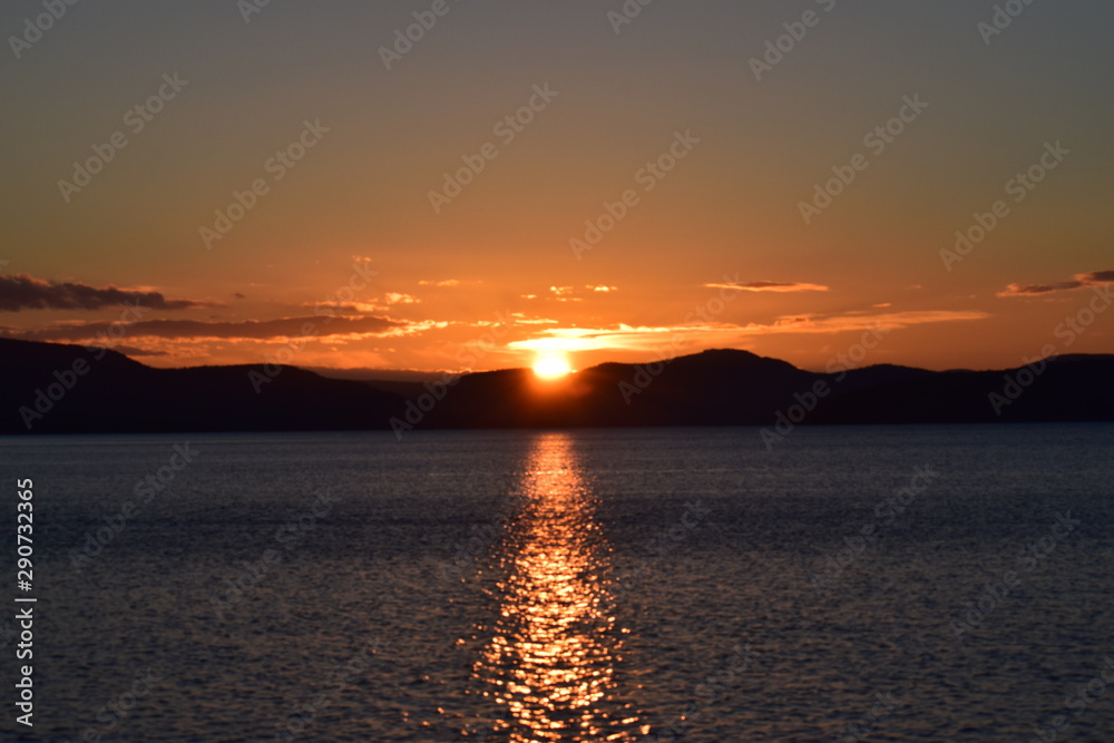 Obraz premium a beautiful sunset in evening 