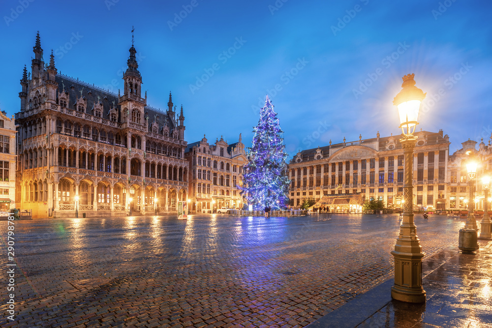 Grote Markt, Grand-Place square with christmas tree at Brussel, Belgium during twilight