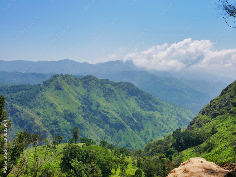 Naklejka premium little adams peak in ella, sri lanka