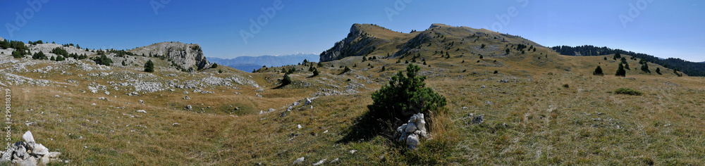 Paysage du Mont Aiguille dans le Vercors - France Paysage du Mont Aiguille dans le Vercors - France