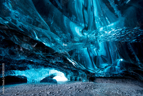 Murais de parede Beautiful glacier ice cave in Iceland