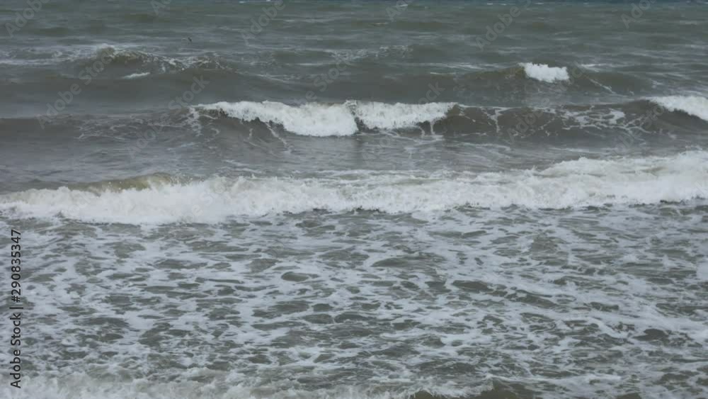 荒れる海 荒れる海