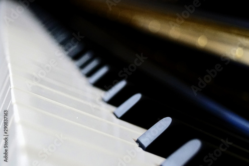 Detalle de las teclas de un piano