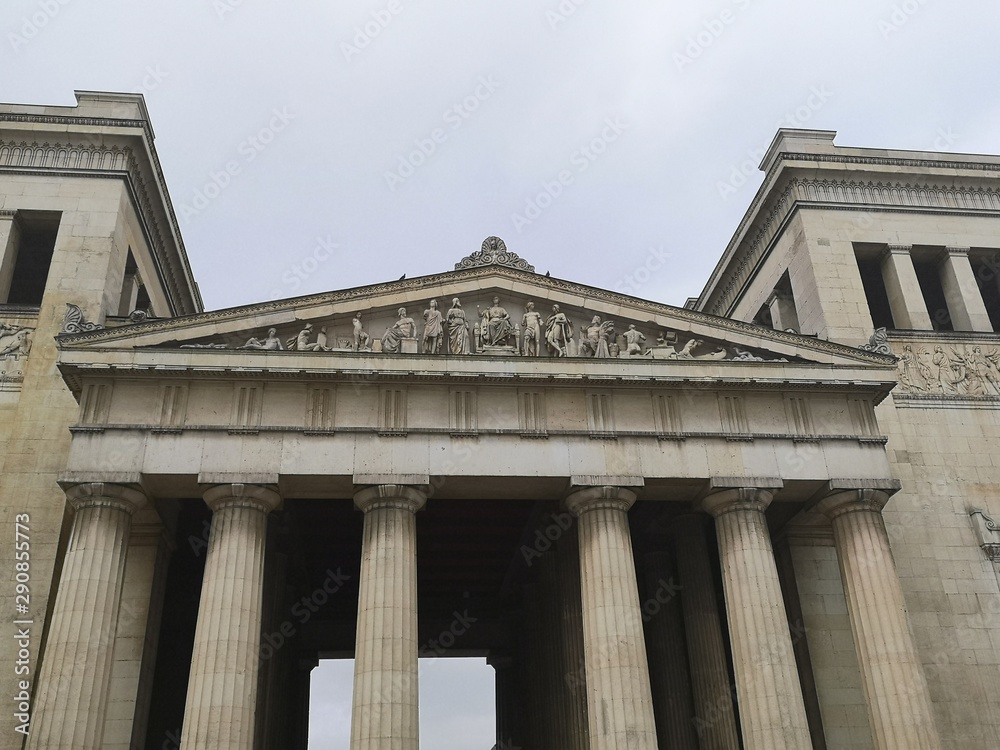 Obraz premium columns of building