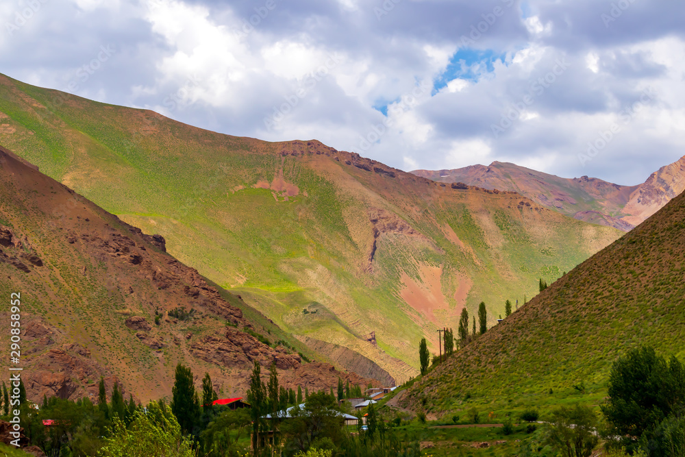 Obraz premium landscape with mountains and clouds