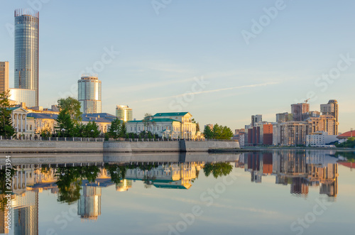 Russia.Yekaterinburg. City pond. © Сергей Лаврищев