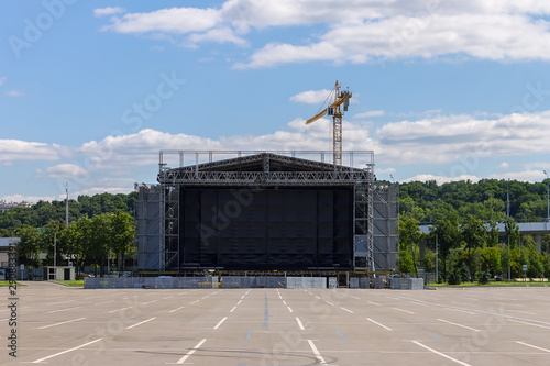 Bilde på lerret Stage preparation for the city open-air music festival