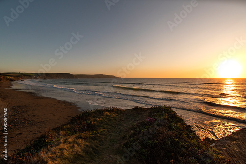 Φωτογραφία Sunset and landscape of widemouth bay near bude cornwall