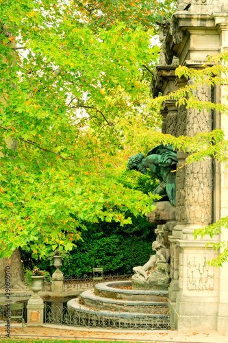 Fountain Medici in Luxembourg garden © Karina