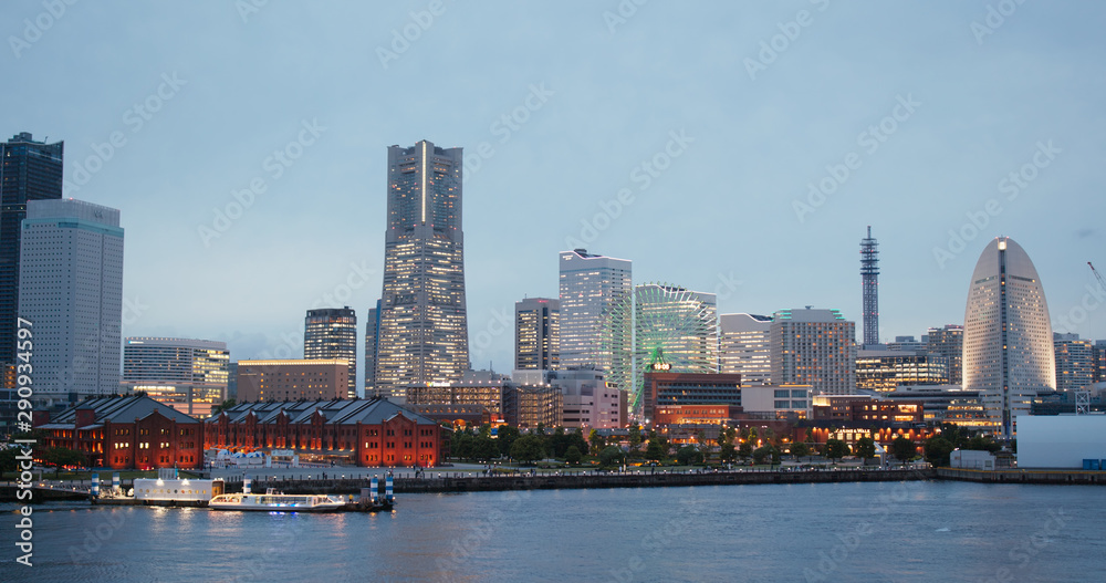 Naklejka premium Yokohama city at night