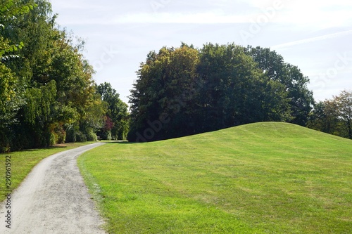 Fototapeta Naklejka Na Ścianę i Meble -  path in park Oldentruper Park