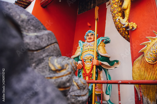 Canvas Print kuala lumpur guan di temple statue in front the door