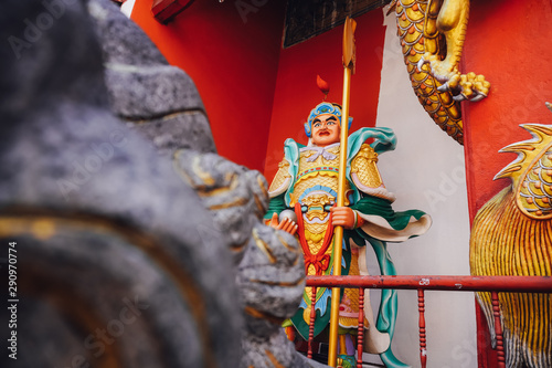 Photography kuala lumpur guan di temple statue in front the door