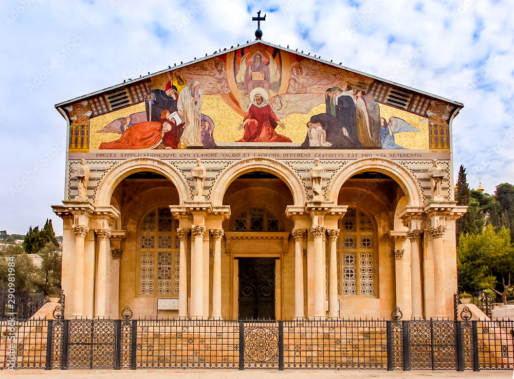 Obraz premium view of Church of All Nations in Garden Gethsemane on Mount of Olives, Jerusalem, Israel