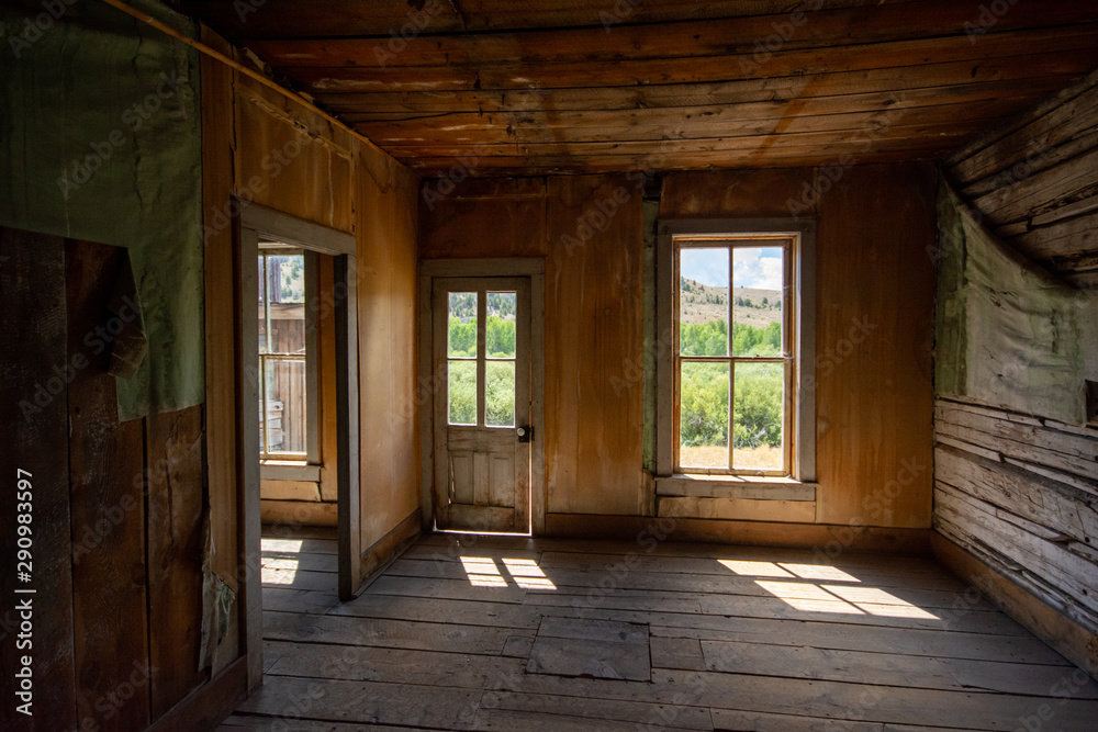 Fototapeta premium empty room and sun