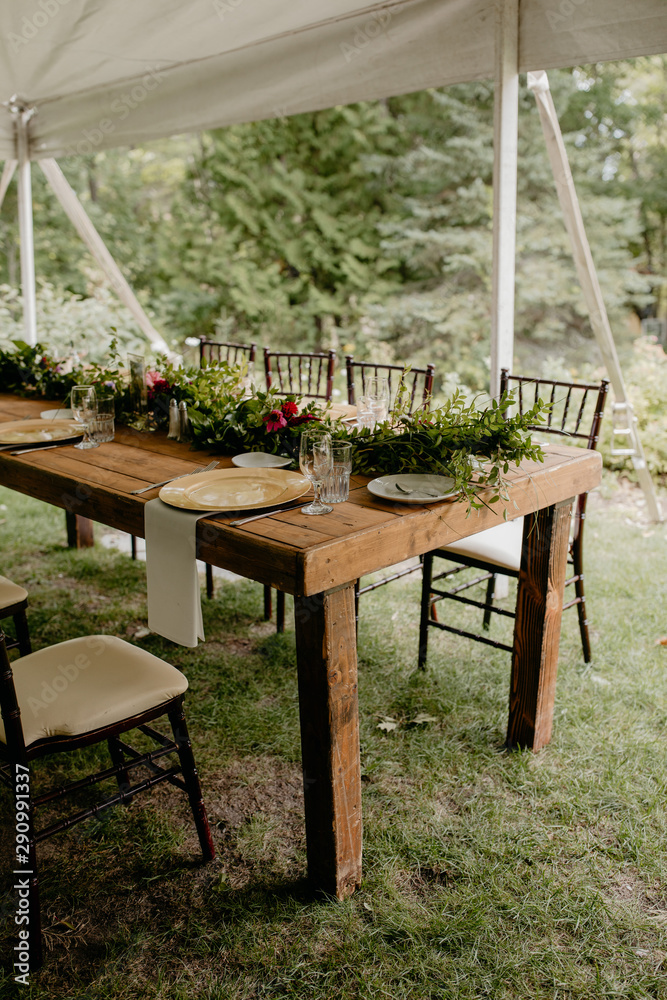 wedding garden party dinner party table setting