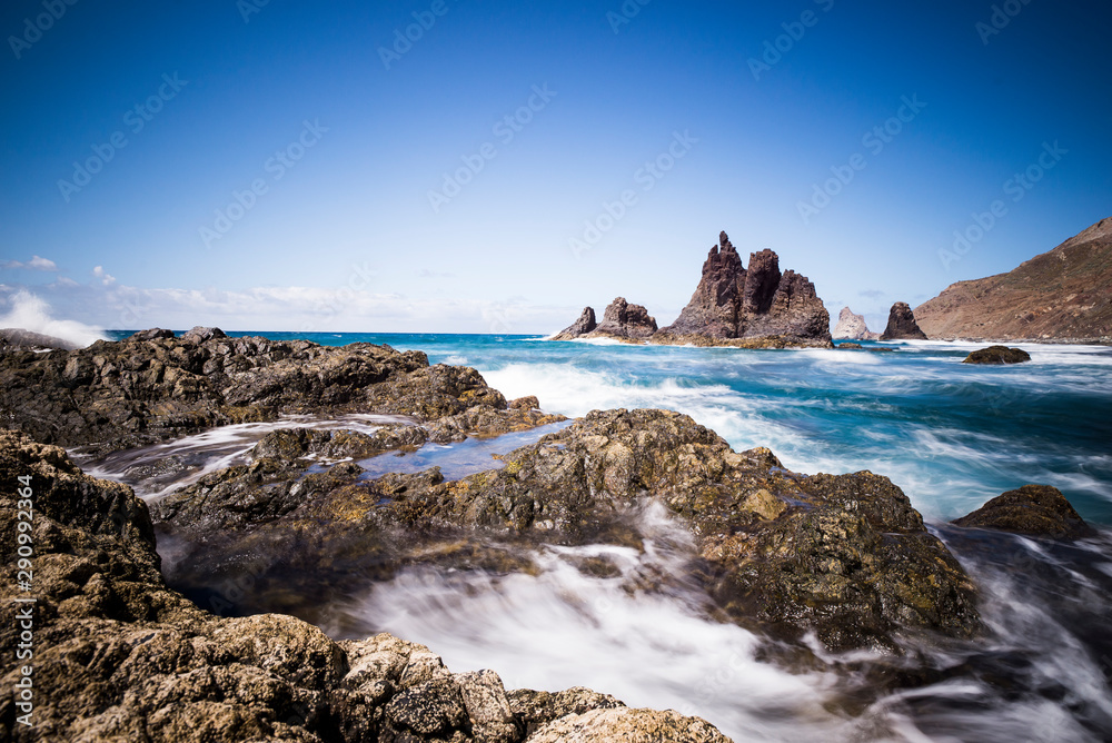 Felsenstrände auf Teneriffa im Atlantik