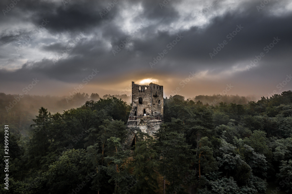 Valecov is a ruin of a medieval rock castle on the territory of the municipality of Bosen in the district of Mlada Boleslav. It stands on rock formations at the western edge of the Bohemian Paradise. Valecov is a ruin of a medieval rock castle on the territory of the municipality of Bosen in the district of Mlada Boleslav. It stands on rock formations at the western edge of the Bohemian Paradise.