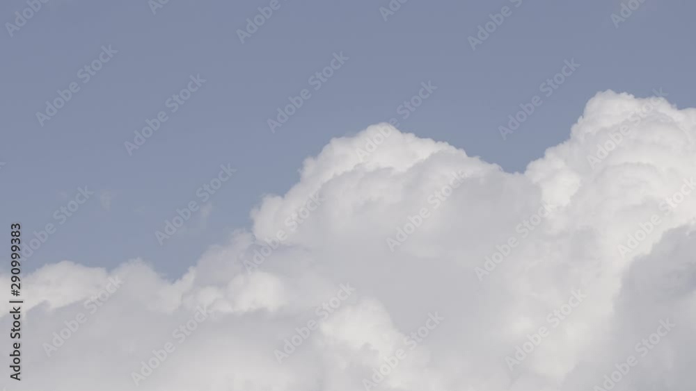 Nubes cumulonimbus cielo en tiempo real LOG 4k