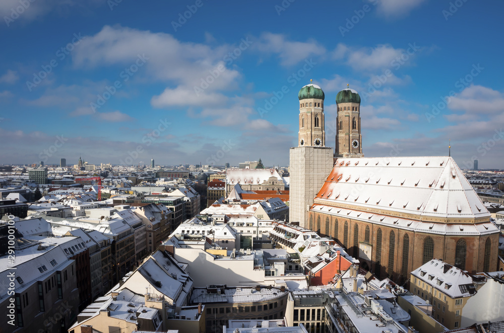 München Winter Skyline Panorama Frauenkirche