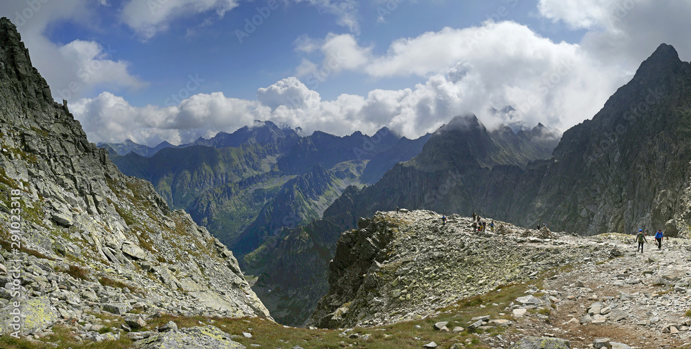 Φωτογραφία Szlak na Rysy - Panorama z okolic Przełęczy Waga na Ganek i Lodowy Szczyt