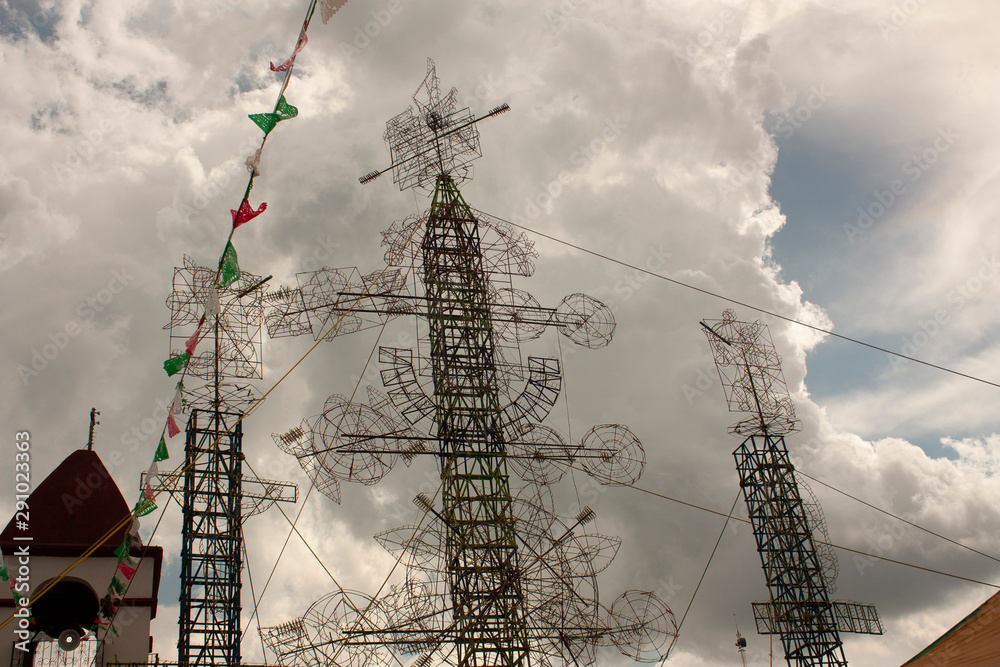 Ταπετσαρία Great pyrotechnic castle to celebrate the patriotic and patron saint holidays Sa