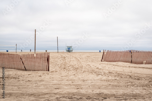A californian beach on a cloudy day.
