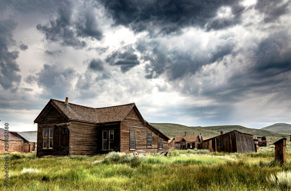 Old House in Bodie Ghost Town, California, United States - obrazy, fototapety, plakaty 
