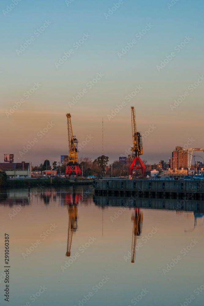 Obraz premium La plata river in La Boca port. Buenos Aires, Argentina