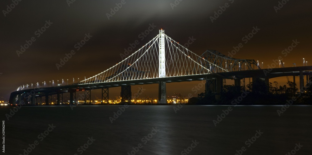 Fototapeta premium brooklyn bridge at night