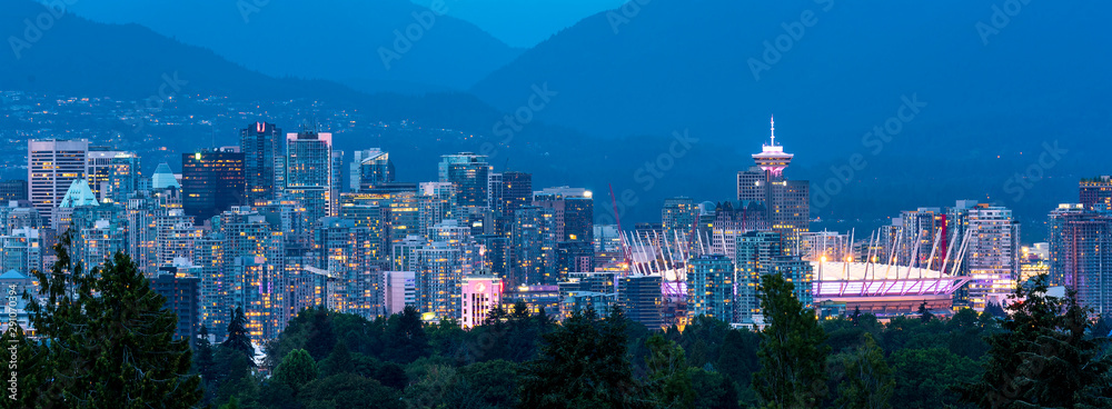 Fototapeta premium Vancouver city skyline, British Columbia, Canada