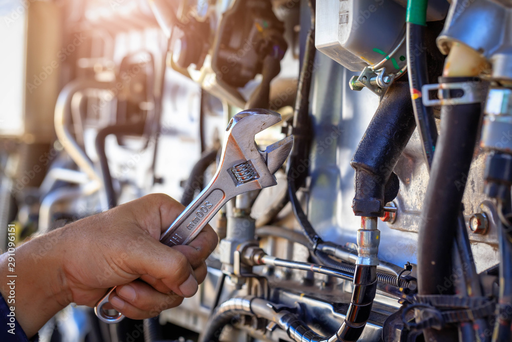 Preforming a pretrip inspection on a truck,Concept preventive