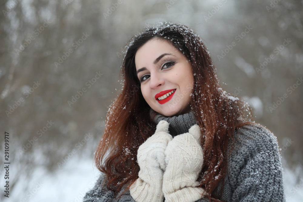 Beautiful girl in a beautiful winter park Beautiful girl in a beautiful winter park
