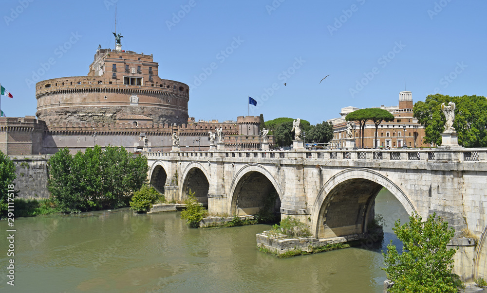 Puente Sant Angelo sobre Rio Tiber, Roma Italia Puente Sant Angelo sobre Rio Tiber, Roma Italia