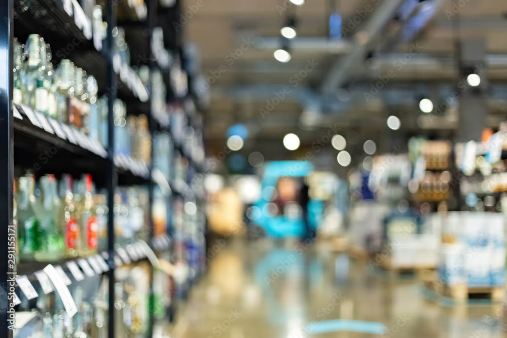 Obraz premium Blurry liquor store.